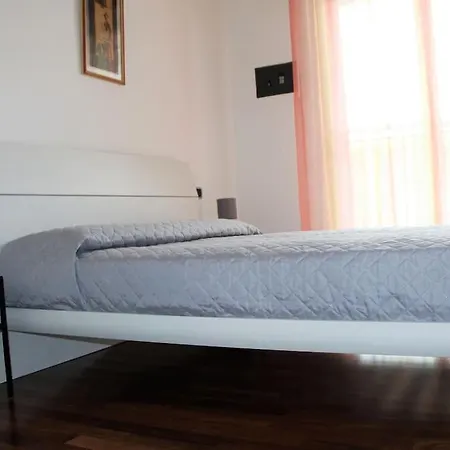 Frally Home Intero Alloggio, Appartamento. Rimini Buitenkant foto